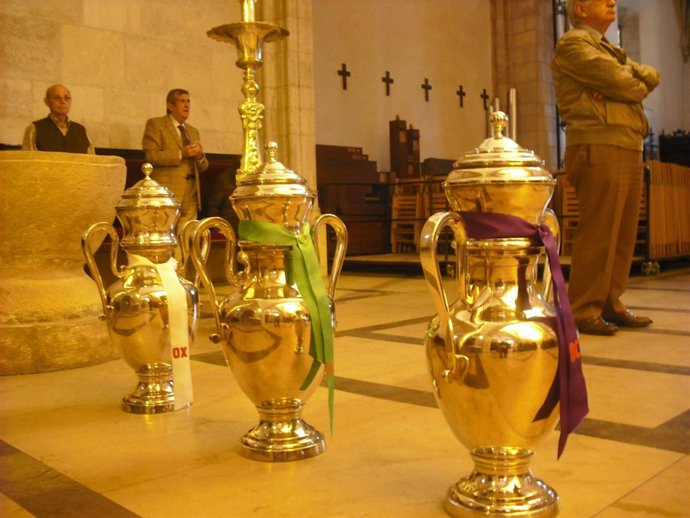 Objetos Religiosos En Una Iglesia