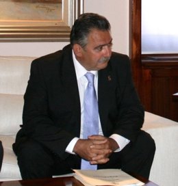 El Alcalde De Aledo, Simón Alcaraz