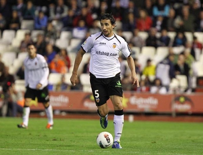 El Centrocampista Del Valencia, Mehmet Topal