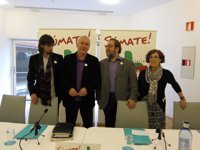 Cayo Lara dice que la coalición CHA-IU va a permitir a Aragón "volver a estar en el Parlamento de España"