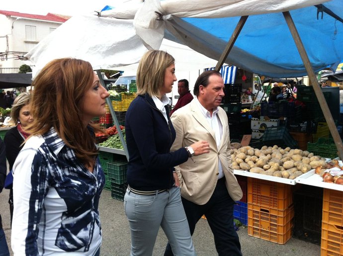 Martínez-Pujalte Visita El Mercado De Archena