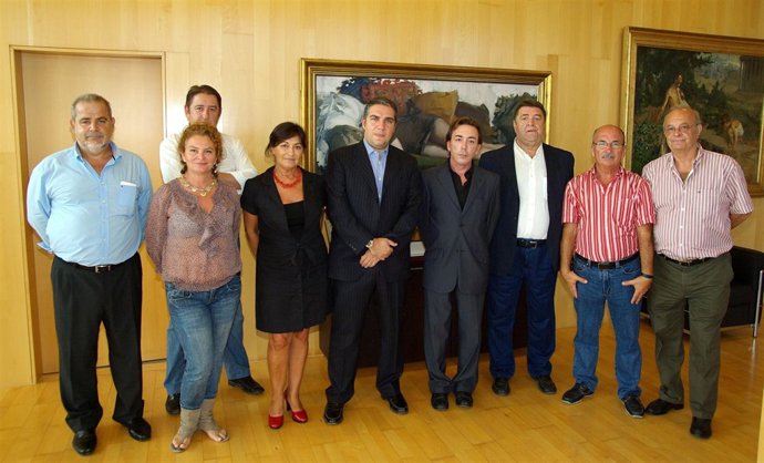 Bendodo, Junto Al Equipo De Fundación Carnaval De Málaga