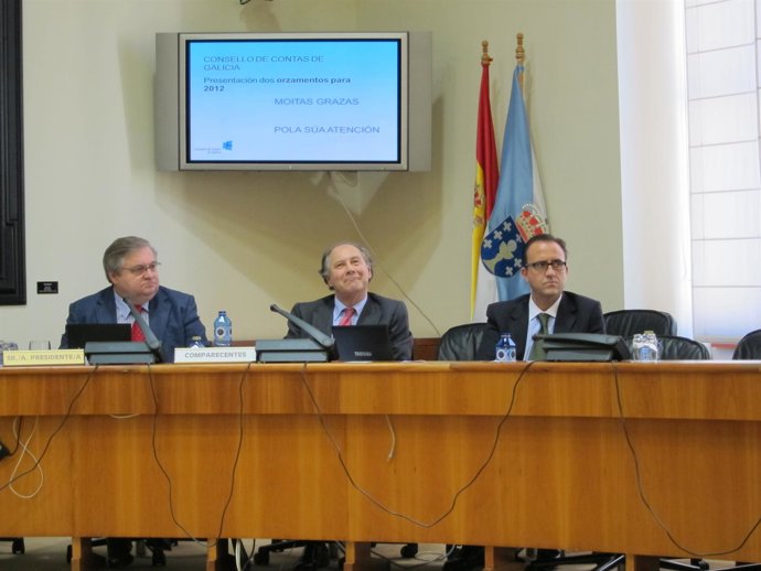 El conselleiro maior de Contas, Luciano Fariña, en el Parlamento.