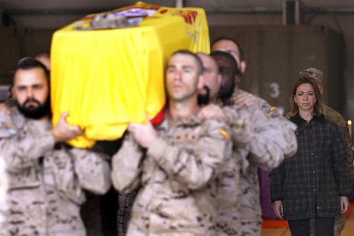 Chacón Llega A Afganistán Para Repatriar El Cuerpo Del Sargento Fallecido