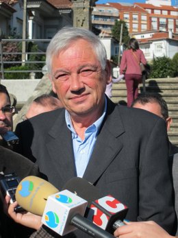 Guillerme Vázquez En Declaraciones A Los Medios En Santiago