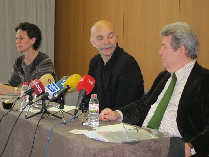 Autor Martín Caparrós, Acompañado Del Editor Jorge Herralde