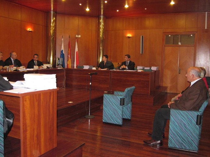 Juicio Contra Julián Velez Por Prevaricación Y Contra Ordenación Territorio