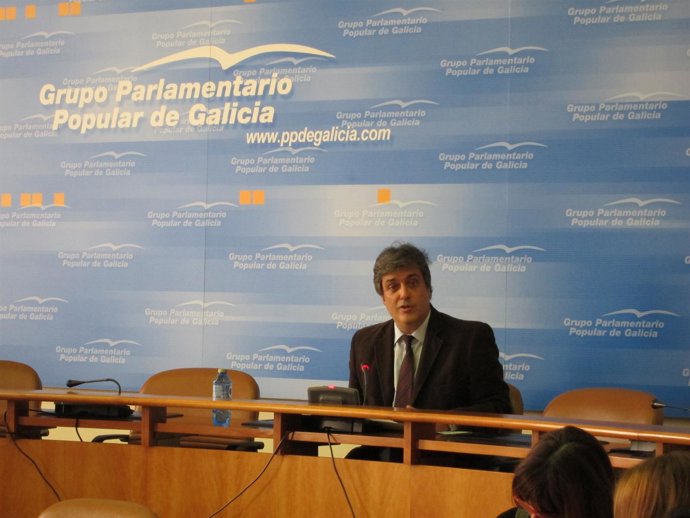 Pedro Puy en rueda de prensa, PPDEG