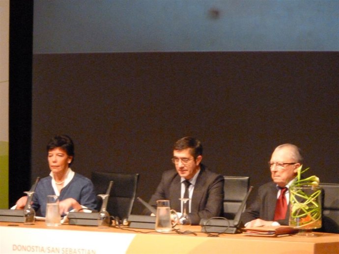 Patxi López, Isabel Celaá Y Delors