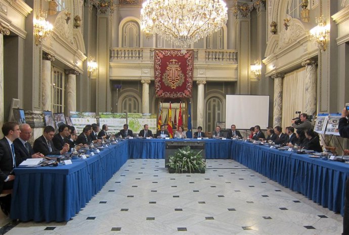 Barberá Se Reúne Con Una Delegación De Empresarios Chinos