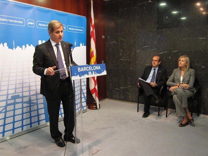 Alberto Fernández (PP) Con Los Negociadores De Cuentas: J.Mulleras Y À.Esteller