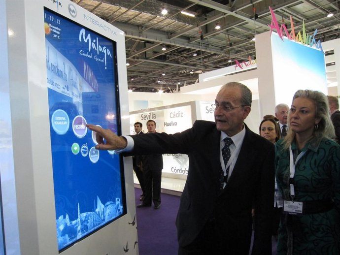 El Alcalde, Francisco De La Torre, Y La Edil De Turismo, Carolina Espa