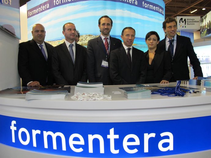 José Ramón Bauzá En El Stand De Formentera