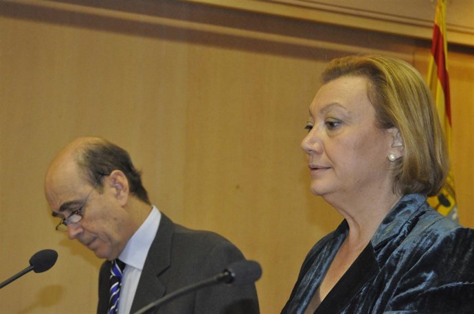 La Presidenta Del Gobierno De Aragón Y El Consejero De Obras Públicas.