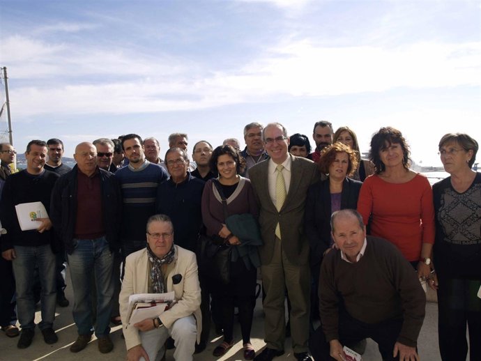 Miembros De IULV-CA Junto A Delegados Del Sindicato CCOO       