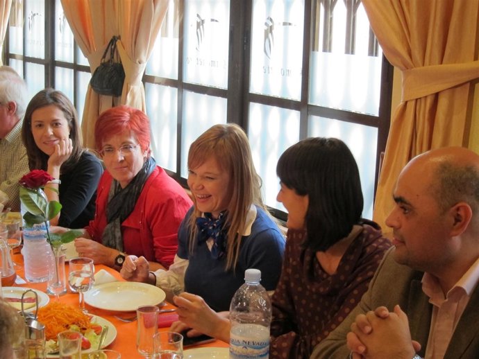 Pajín Con Los Socialistas De La Región