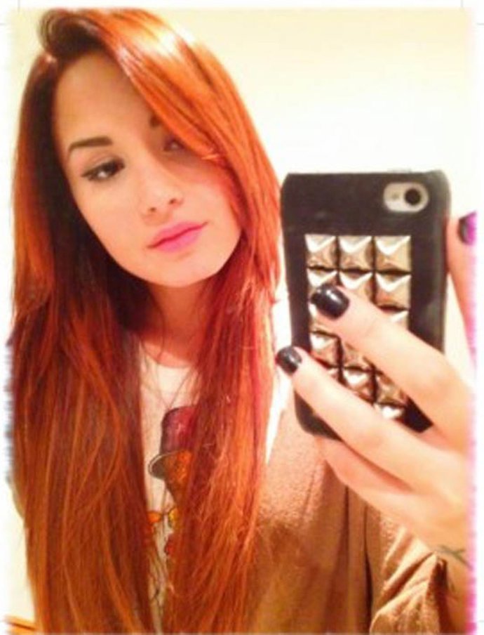 Imagen Twitter De Demi Lovato Con Un Nuevo Look Pelirrojo