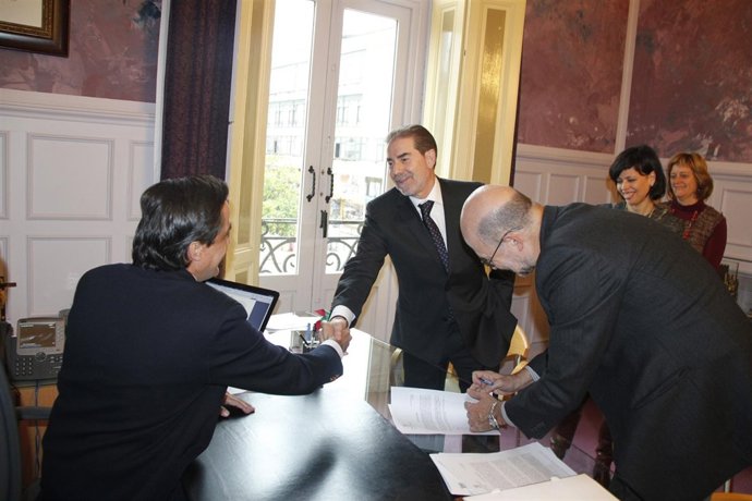 El Tesorero Provisional David Puebla