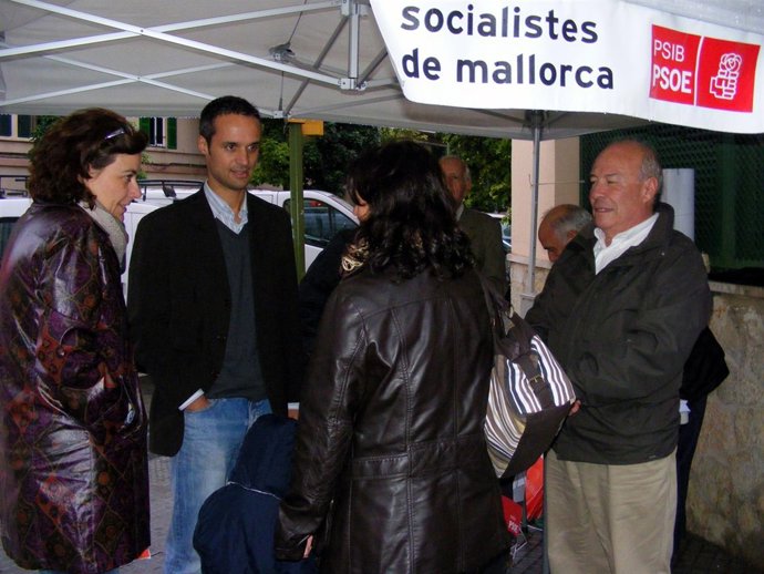 Los Candidatos Socialistas En Ca's Capiscol