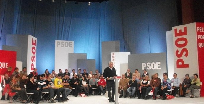 El Expresidente Felipe González Durante Un Acto De Campaña