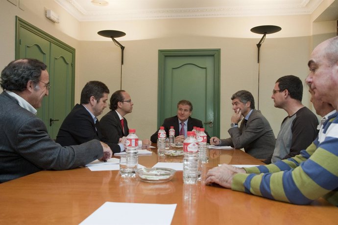 Arasti Con Los Representantes De CORE