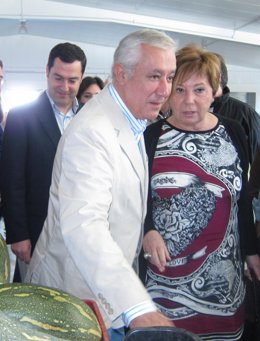 Javier Arenas, Con Celia Villalobos, En Un Acto De Campaña