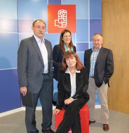 Mario Bedera, Soraya Rodríguez Y Emilio Álvarez Junto A Cristina Narbona