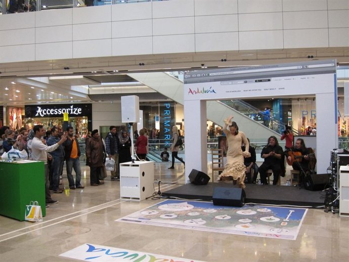 Acción Promocional De Andalucía En El Centro Comercial Westfield Stratford
