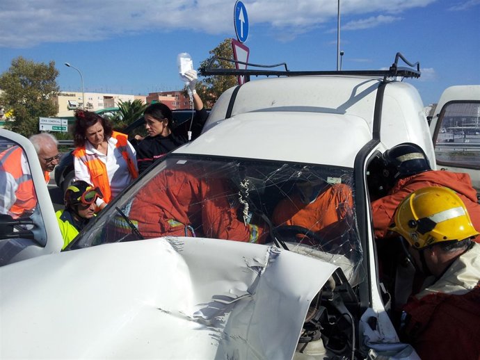 Bomberos Excarcelan Al Conductor Herido En Xirivella
