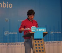 NNGG critica que Felipe González "irrumpa en campaña para insultar la inteligencia de los andaluces"