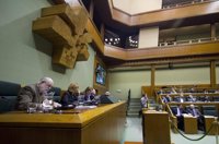 Parlamento vasco conmemorará el Día de la Memoria con una ofrenda floral en un acto abierto a todos los parlamentarios