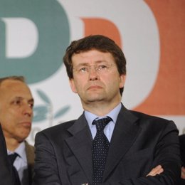 Dario Franceschini es elegido nuevo líder del Partido Demócrata italiano