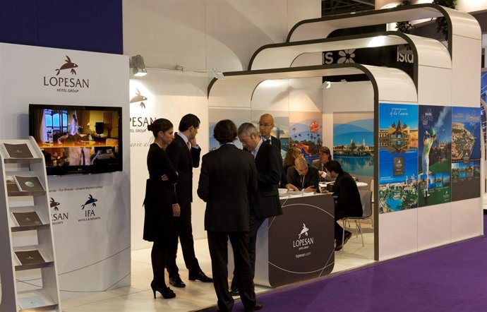 Stand Lopesan En La World Travel Market