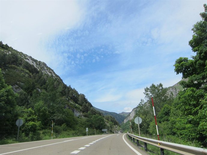 Una De Las Carreteras De La Provincia