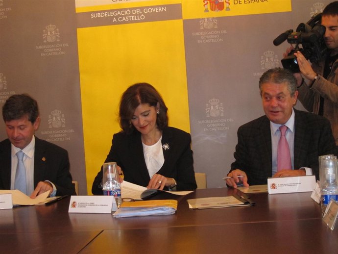 Botella Firma Convenios Para Incorporar La Policía Local De Castellón Al Ssivdg