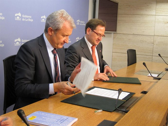 Del Río Y Martínez De Pisón Firman Convenio