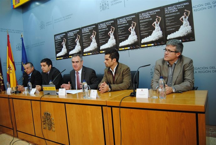 Luna, Cruz,González Tovar,  Najarro Y  Peñarrubia