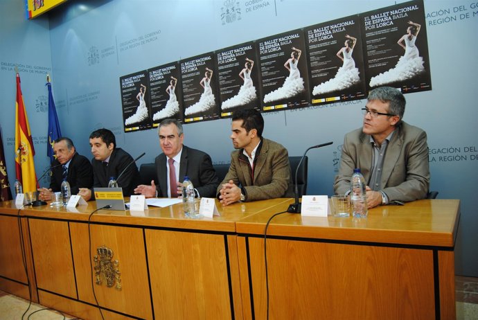 Luna, Cruz,González Tovar,  Najarro Y  Peñarrubia