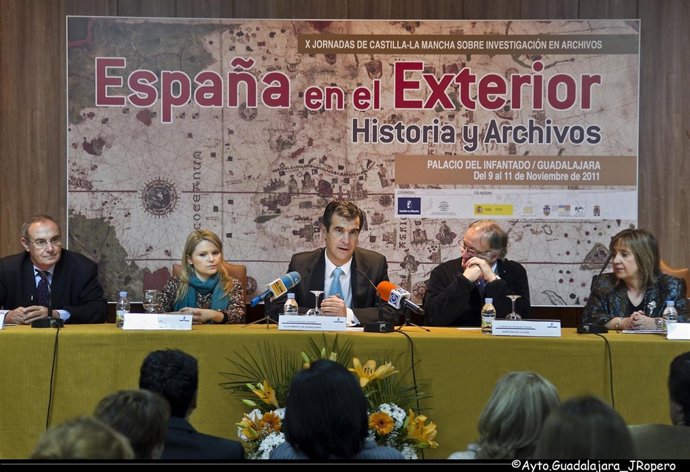 Román En La Jornada Sobre Archivos