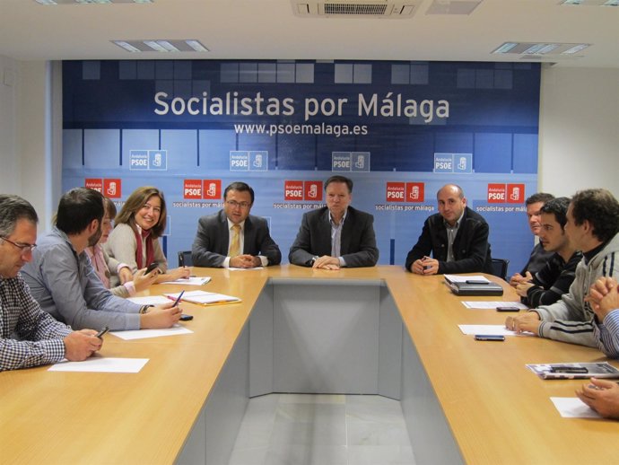 Iglesias, Junto A Heredia Y Otros Miembros Del PSOE De Málaga