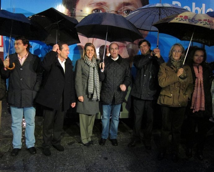 María Dolores De Cospedal En El Autobús De Campaña Del PP De Salamanca