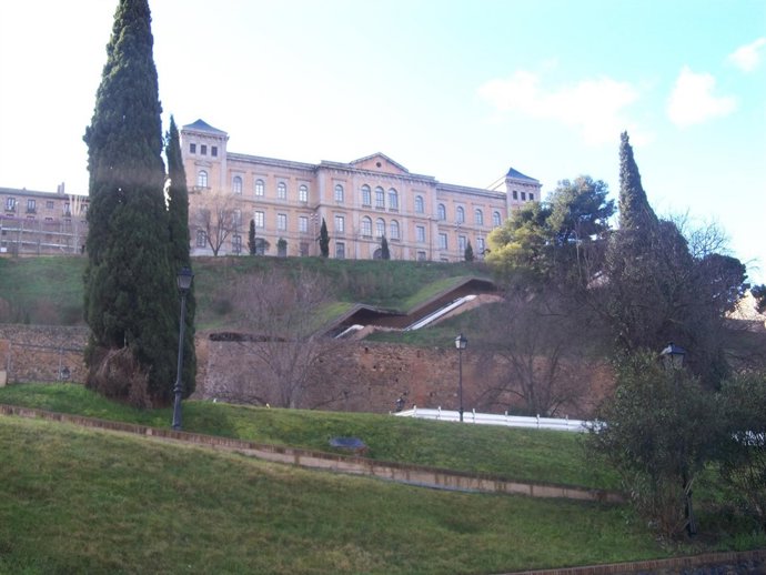 Diputación de Toledo vista con escaleras mecánicas
