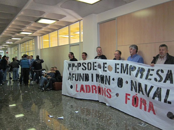 Encierro de la CIG en el Ayuntamiento de Vigo.