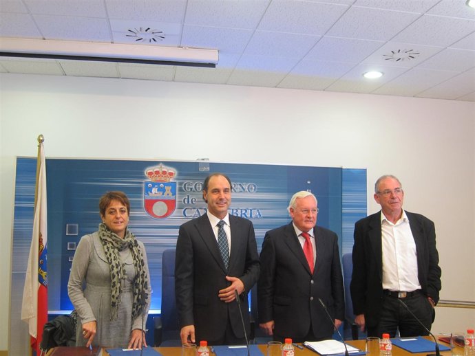 Diego Con Los Responsables De Los Agentes Sociales