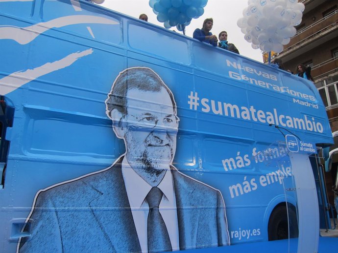 Autobús De Campaña Del PP Con Rajoy