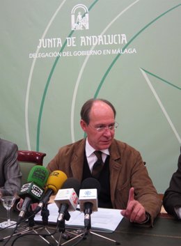 El Consejero De Medio Ambiente De La Junta De Andalucía