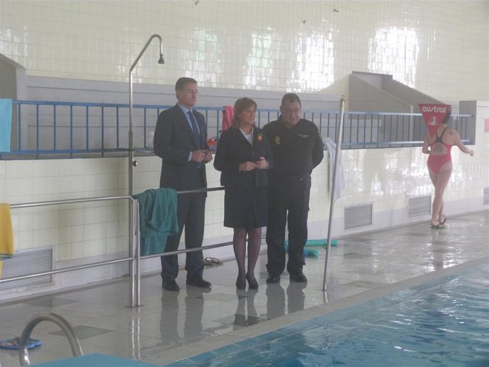 Pobo, Junto A Blasco Y Solano, En La Piscina Cubierta