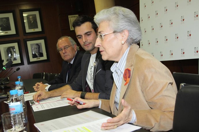 López De Lerma (Centro) Y Barios Presentan La Iniciativa. 