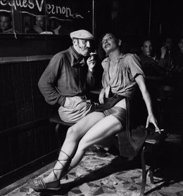 En Un Bar De Pigalle. París, 1938 Emile Savitry Courtesy Sophie Malexis 