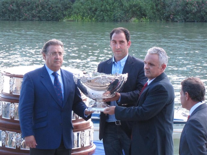 La Copa Davis, A Su Llegada A Sevilla Días Atrás